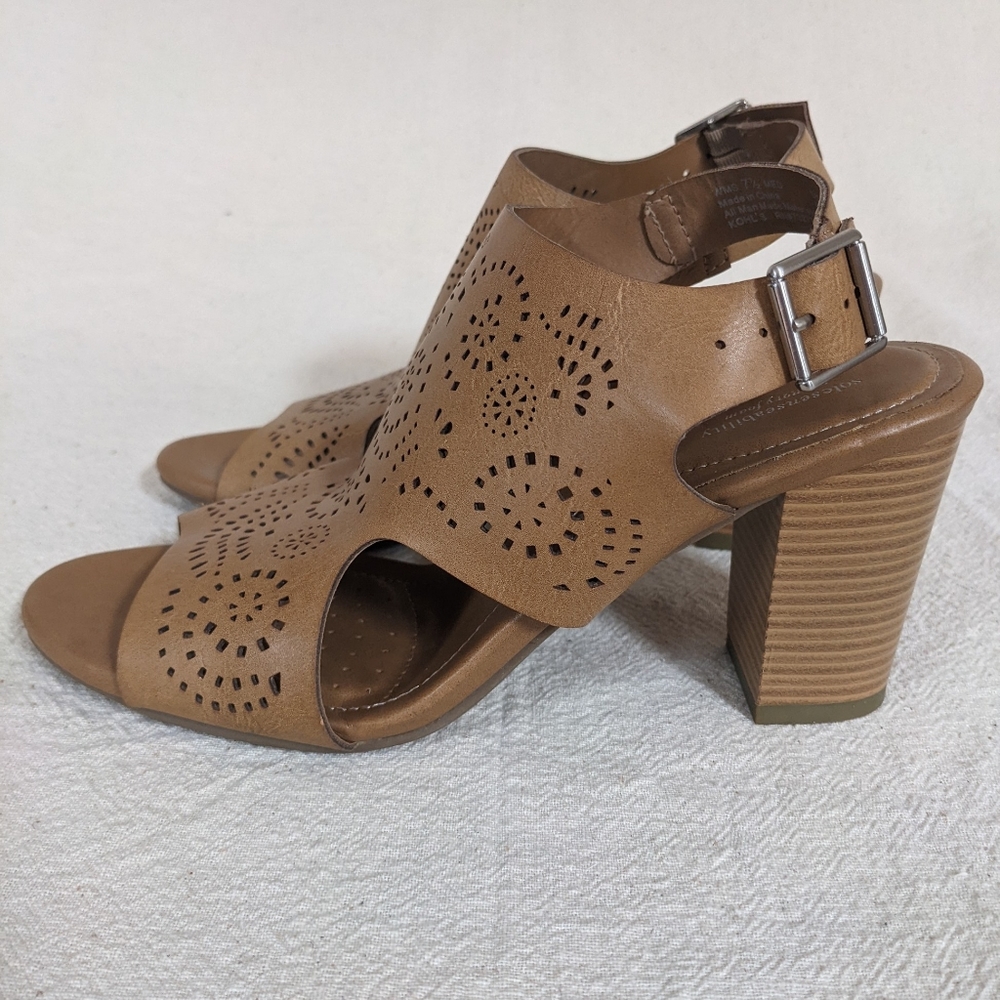Solesenseability Memory Foam Sandals 7.5 Tan Faux Leather Laser Cut Chunky Heel